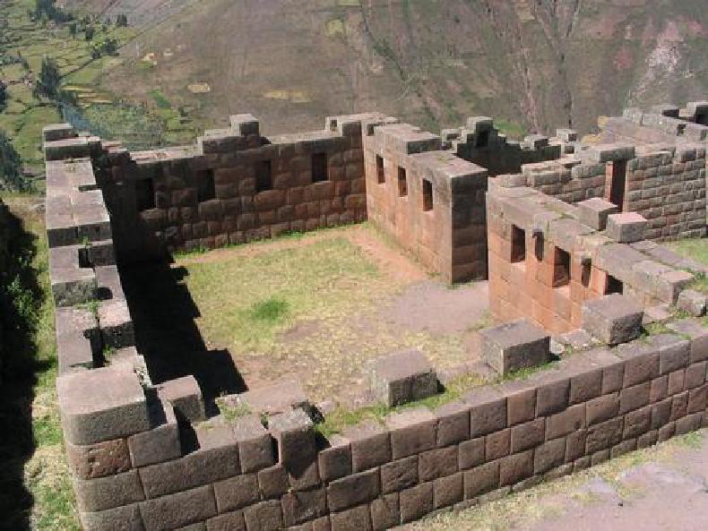 Pisac: Temple of the moon