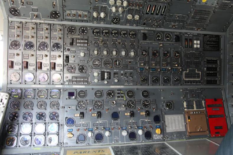 Engineer's panel on a Boeing 747