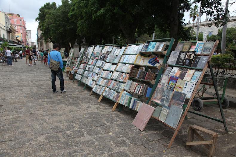 Book stalls in Plaza de Armas