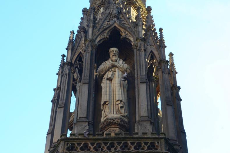 Statue of Hugh Latimer